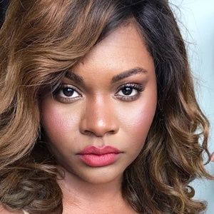 Meet your Posher, Shae